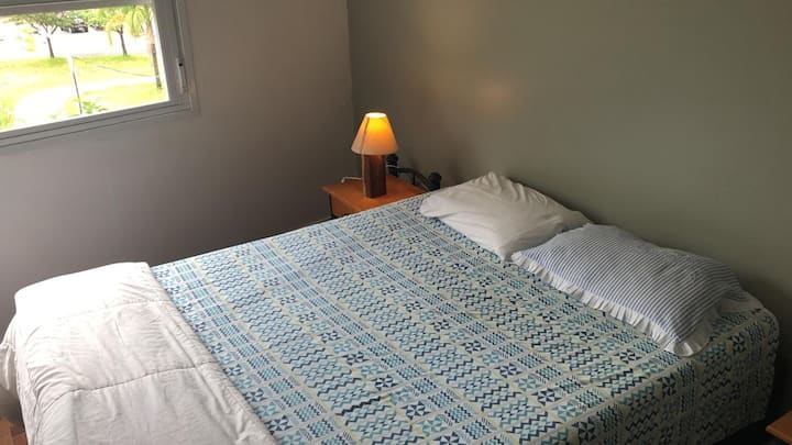 Dormitorio 2 con cama tamaño queen