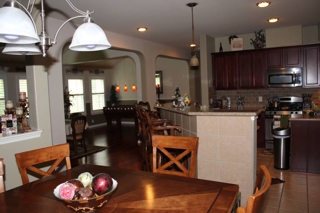 Breakfast area looking into kitchen.
