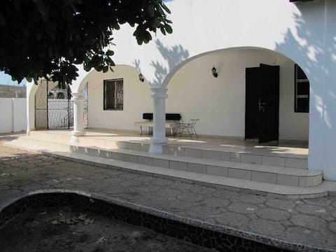 Lovely Spacious, 2- Bed Bung Salagi - Wi-fi & A/C