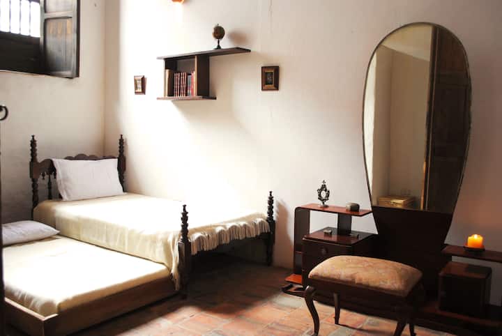 غرفة لحم ضأن بحمام خاص