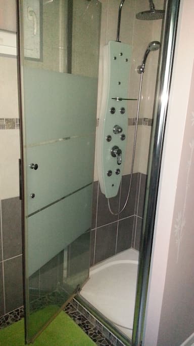 douche dans la chambre