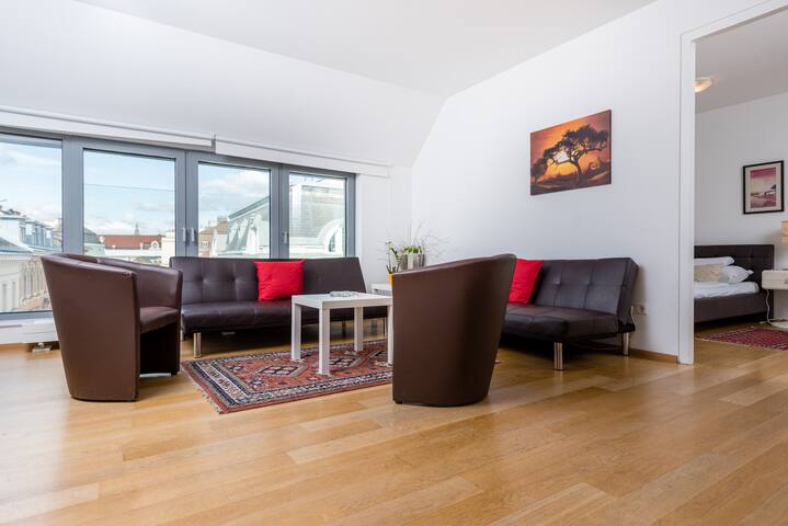 Center Apartment 2 Bedrooms gallery image 2