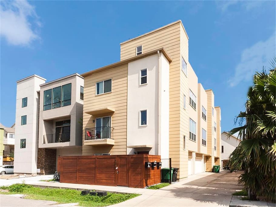3 house complex with gated driveway and parking for 4-5.
