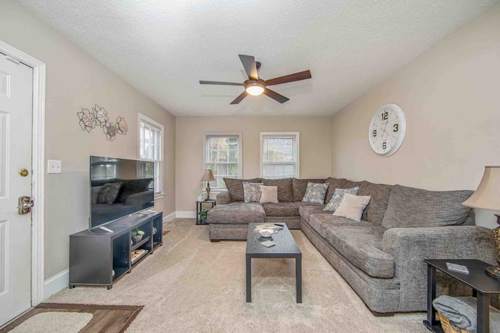 Quaint And Cozy 2 Bedroom Fayetteville Home. - Fayetteville, NC