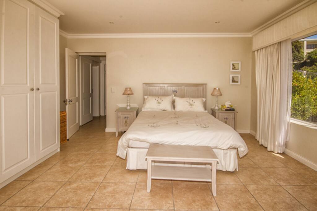 Spacious front bedroom