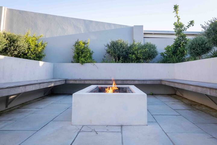 Sunny family home in Cape Town gallery image 5