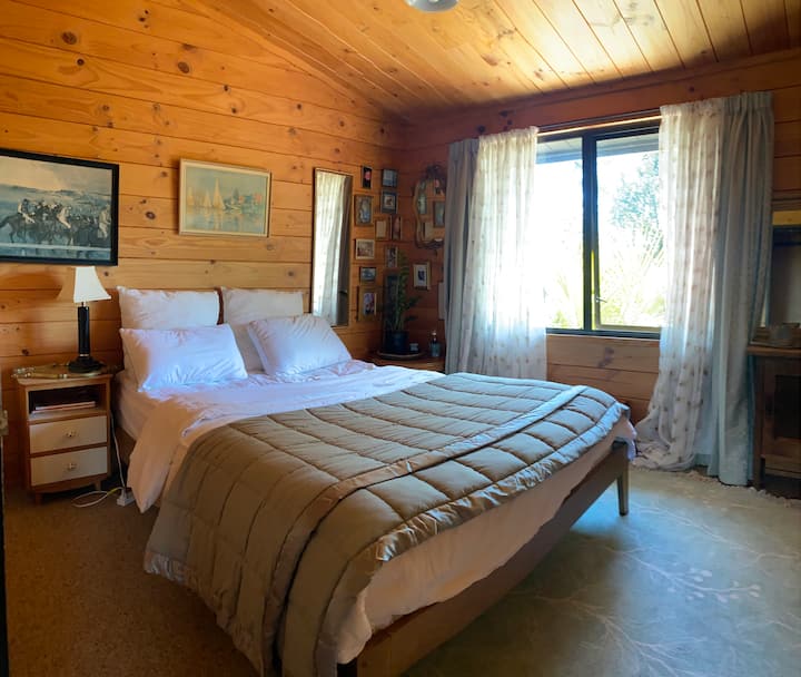 Druhá hlavná spálňa s plyšovou pohodlnou posteľou