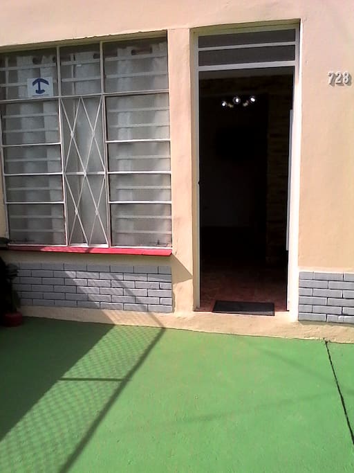 Entrada de bienvenida de los huespedes