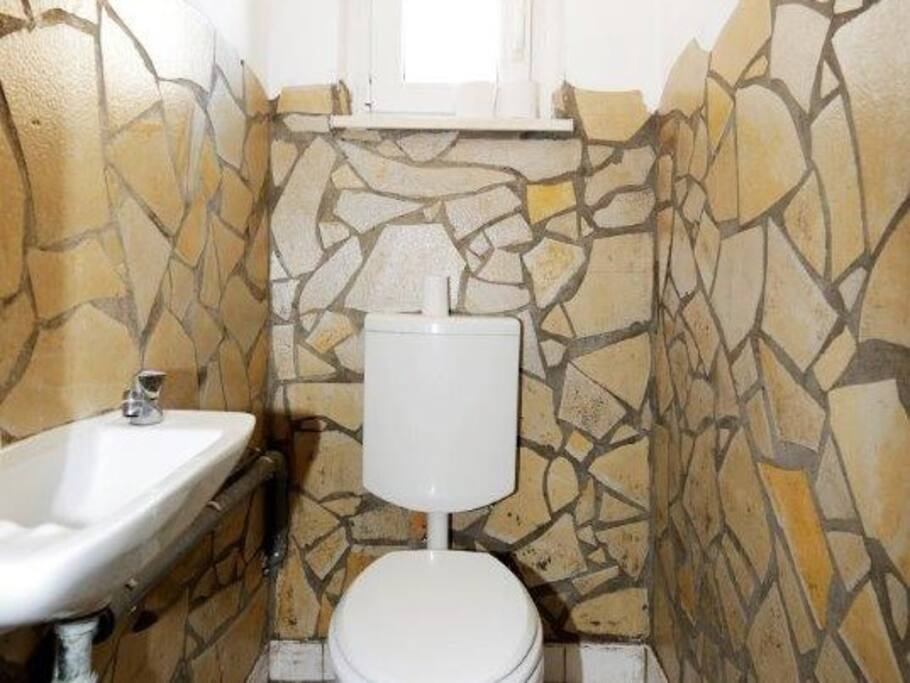 Gemeinschafts Toilette