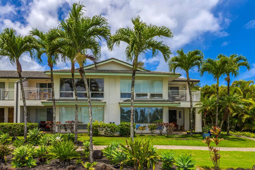 Emmalani Court #322 on the Makai Golf Course