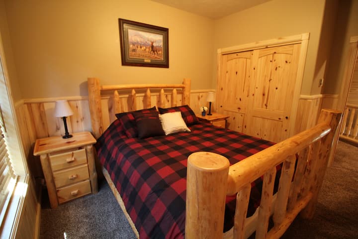 Kamer op de bovenste verdieping (queensize bed)