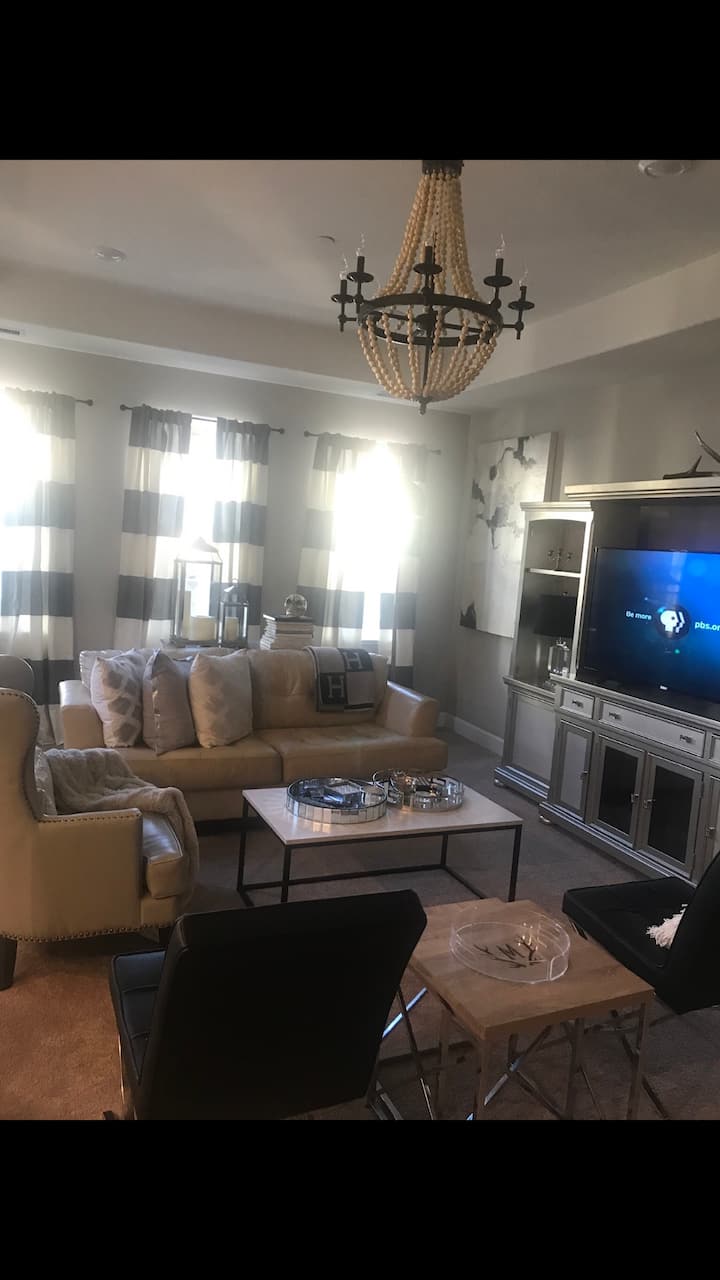 Modern Nyc Penthouse Style Condominium - Reno