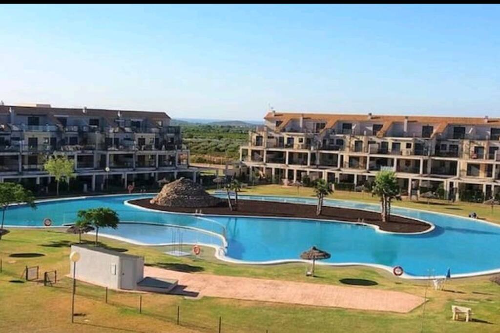 Grande piscine de 1200m2