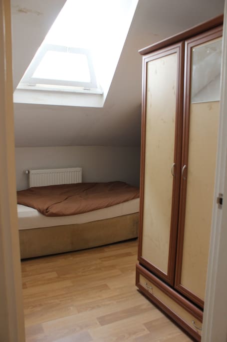 How your room looks like when standing at the doorsteps