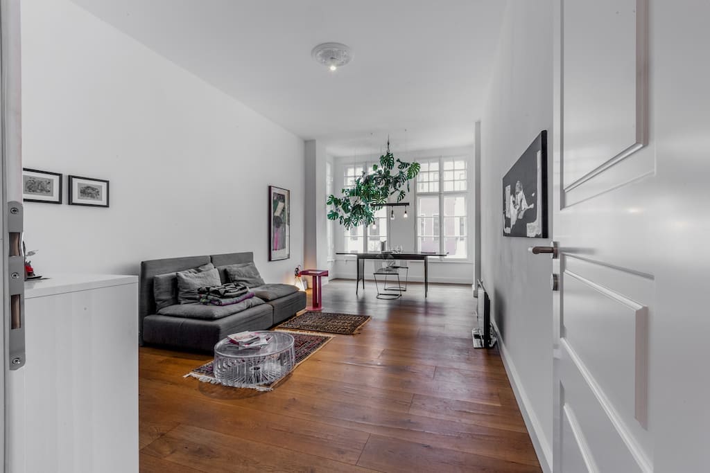 Knee-deep historic oriel windows allow you to be part of the vivid neighbourhood