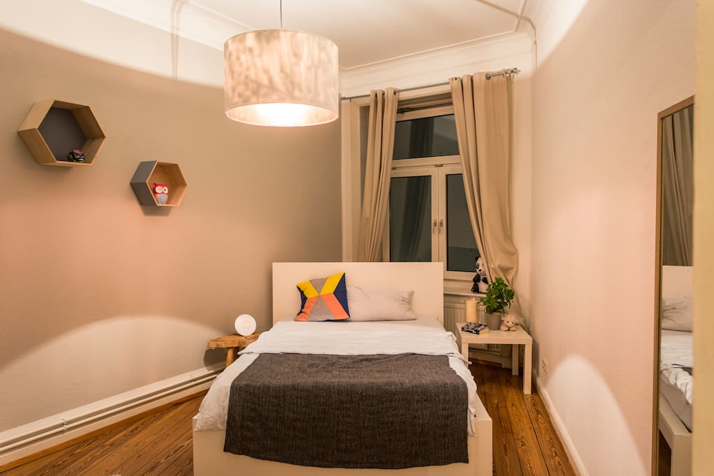 Schlafzimmer 2