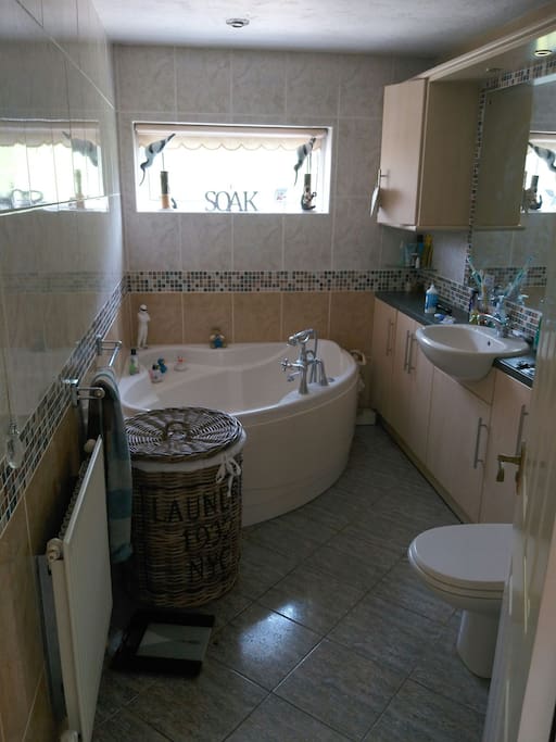 Second bathroom next to second bedroom