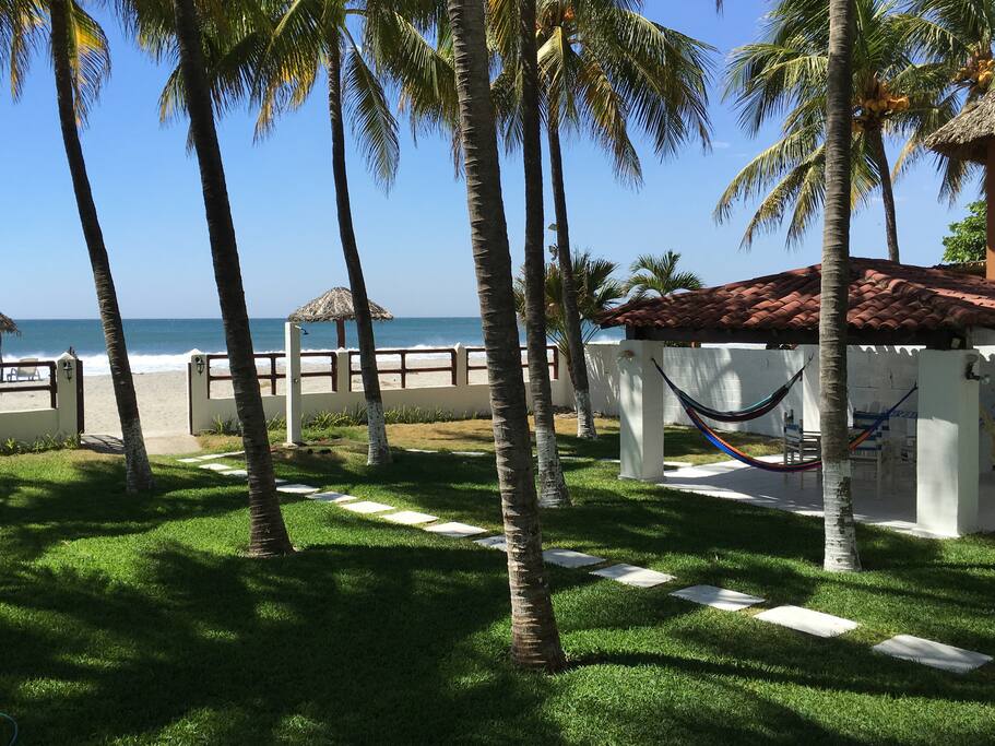 Brand New Beachfront House Houses for Rent in San Alfredo, La