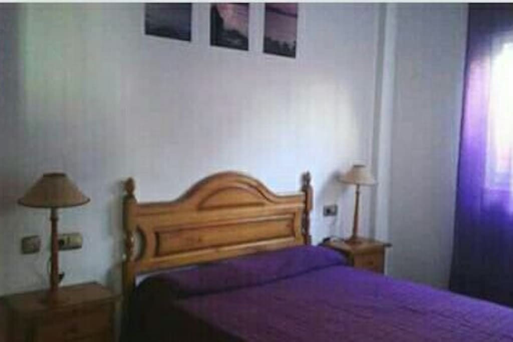 habitacion con cama matrimonial-bedroom with double bed