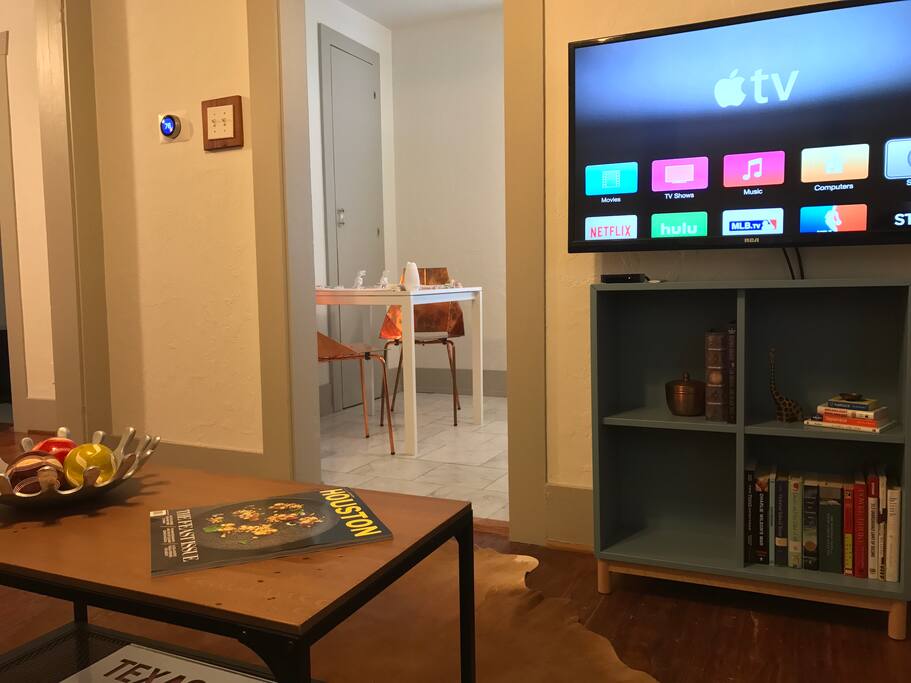 Mounted TV connected to AppleTV, complimentary wi-fi!