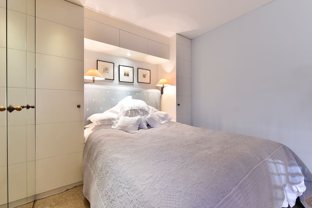 The king sized bed has a very comfortable orthopedic mattress and it's just perfect for a good nights rest.