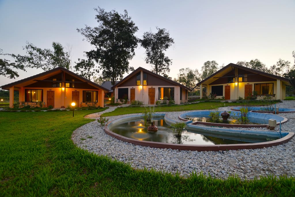 Bungalow area & surroundings
