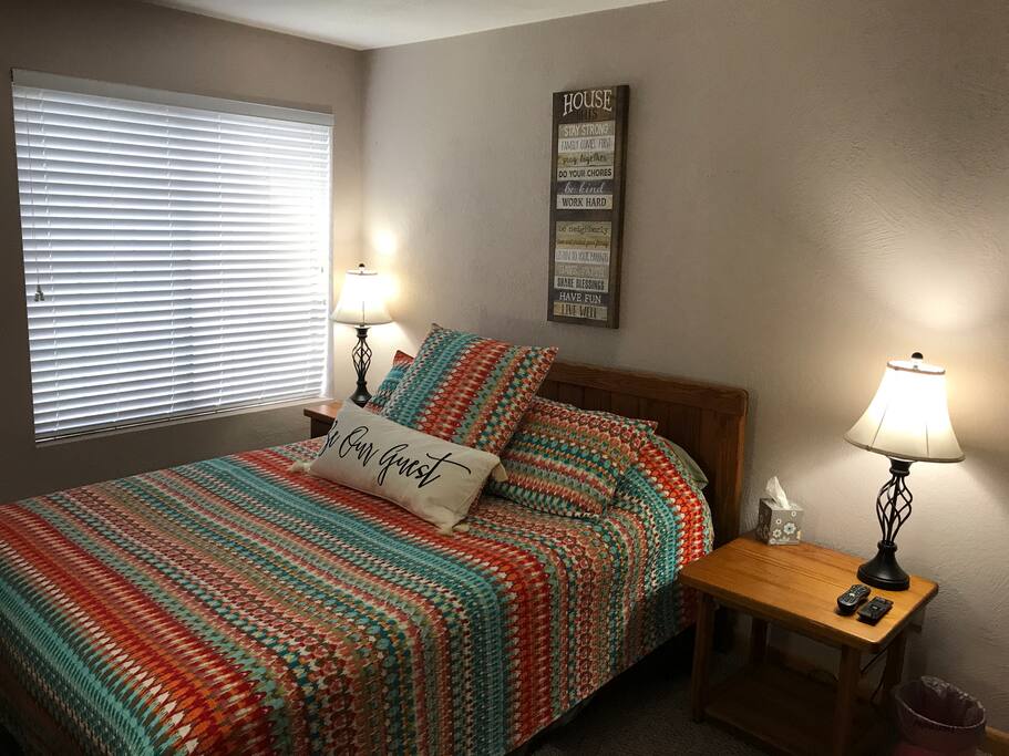 Master Bedroom (Queen) w/ Full Bathroom