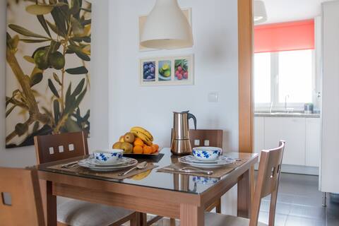 Centrally located apartment with parking and wifi 🆓