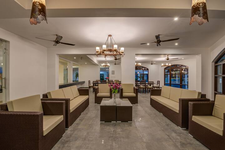 Spacious living room