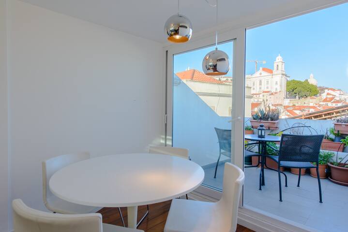 Terrace apartment in Alfama w/ Aircon and heating