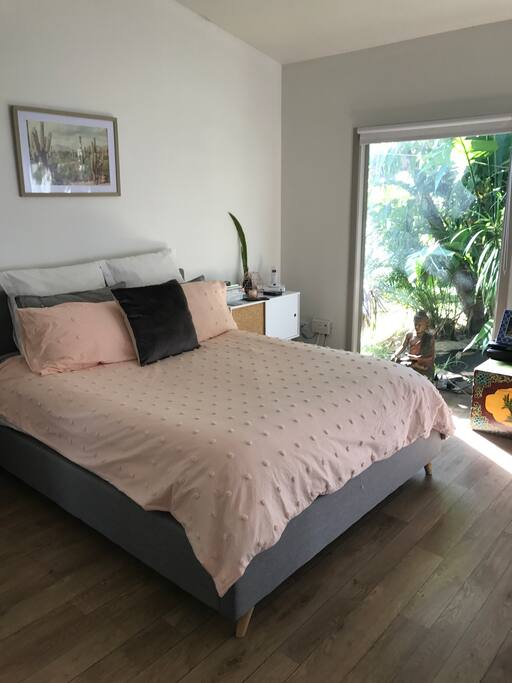 Queen Bed