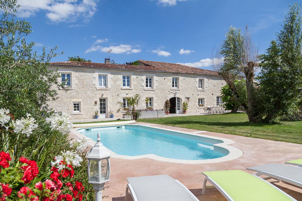 Notre longère et sa piscine