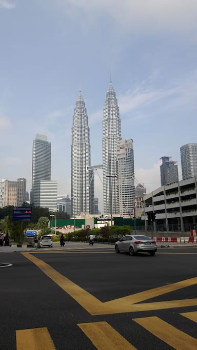 10mins to KLCC, shopping