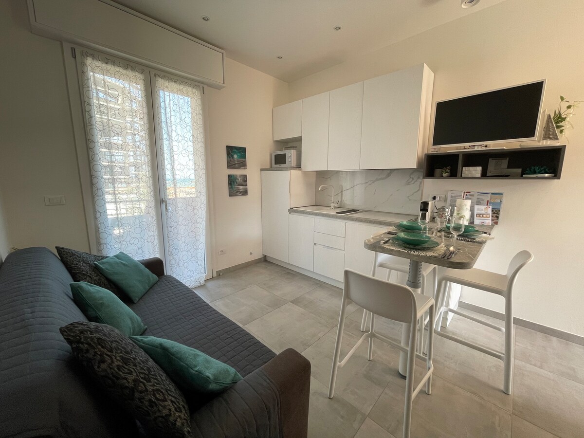 Popular Airbnb listing: Albachiara Vistamare Apartment in Cesenatico