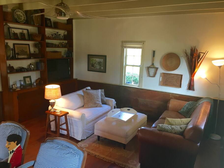 1700's Summer Kitchen Cottage 147 & pool Cabins for Rent in