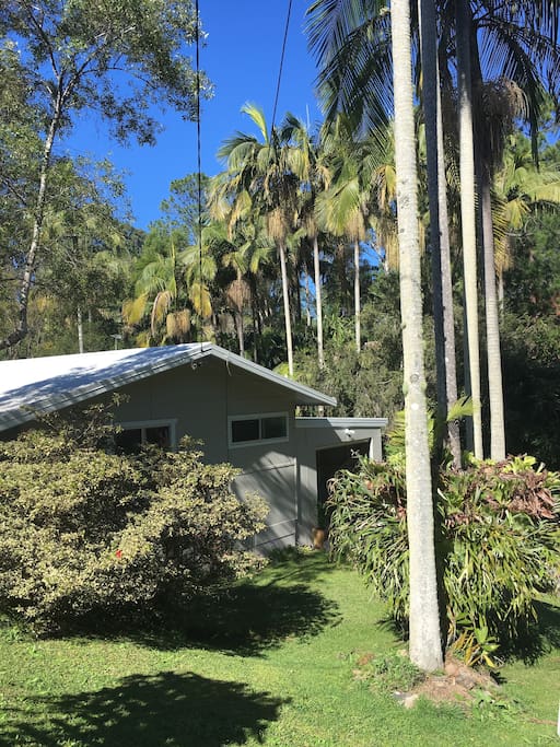 Beautiful setting only mins from beaches, city centre