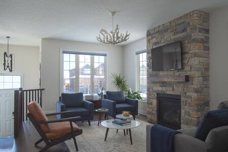 Your All-Seasons Luxury Getaway 
★ BlueNorthBnB ★