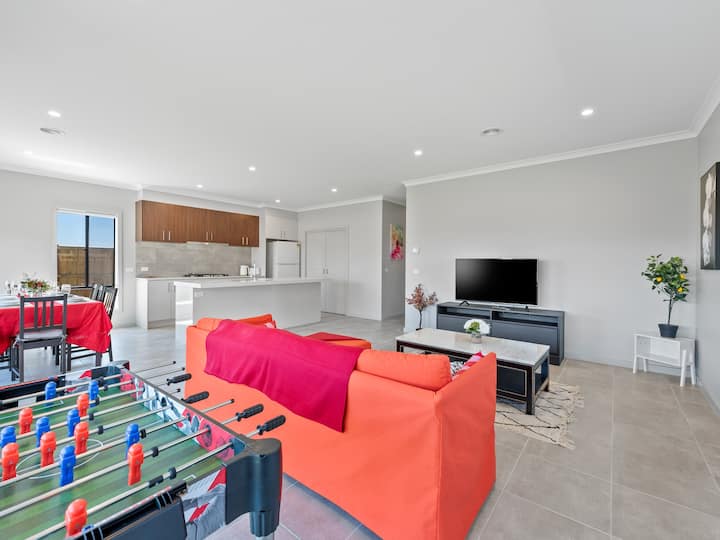 Brandnew 5 Bedder 2.5Bath House in Berwick Townhouses for Rent in