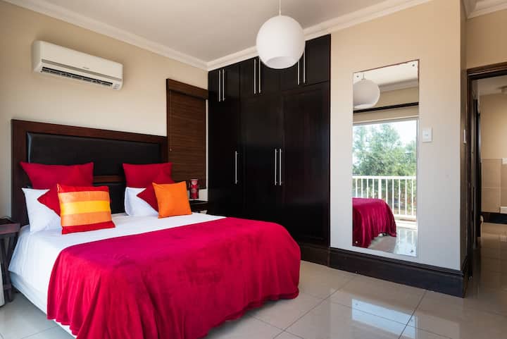 Second bedroom with queen size bed.