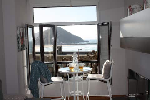 ** Playa Zurriola ocean view **