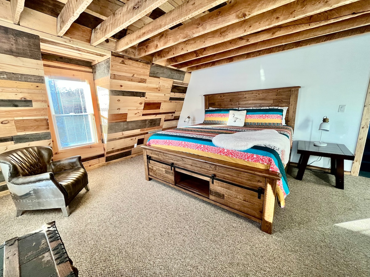 Спална соба во штала (брачен кревет (брачен кревет) 3-ти кат