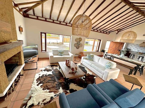 New Modern Downtown House