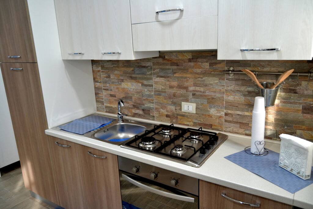 CUCINA LAVELLO E FORNO