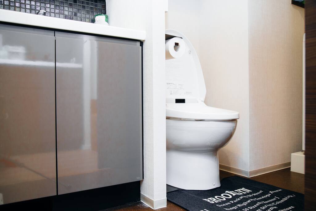 Toilet & closet
