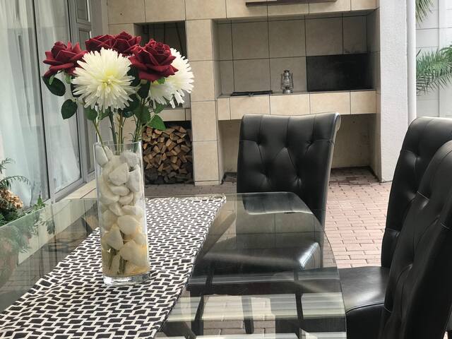 LA VENDELA gallery image 4