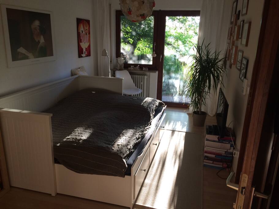 Ausgezogenes Bett / bed extended