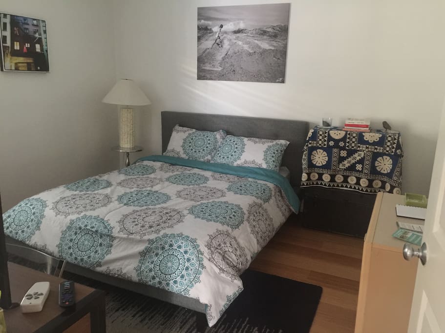 Bedroom with queen size bed