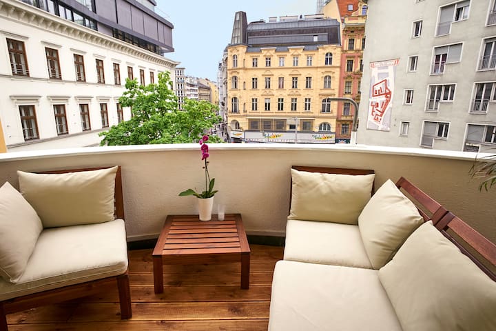 City Center | KLIMTs Balcony Suite