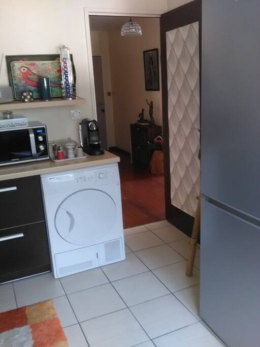 Sèche-linge, micro-ondes cafetière Nespresso