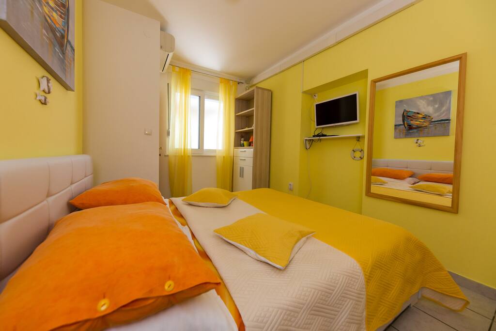 1st bedroom